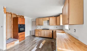 1858 W Auburn Dr, Auburn, IN 46706