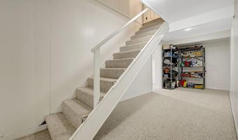 8104 BRIAR CREEK Dr, Annandale, VA 22003