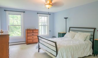 24 Surrey Ln, Falmouth, ME 04105