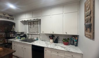 631 W Walnut St, Albion, NE 68620