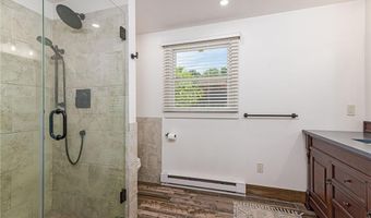 46 Stone Gate Dr, North Kingstown, RI 02852