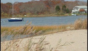 28 Palm Beach Ave, Narragansett, RI 02882