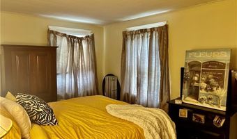 27 Highland St, Cranston, RI 02920
