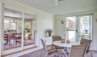 11 Henry Dr, Barrington, RI 02806