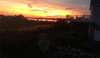 18 STARFISH Dr, Narragansett, RI 02882