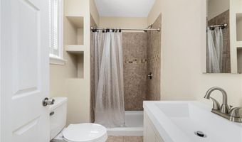 6 LARKSPUR Rd, Warwick, RI 02886