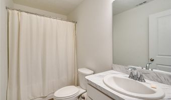 677 Crossings Ln, Akron, OH 44320
