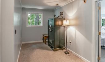 10 Belmont Dr, Barnstead, NH 03225
