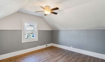 217 N 6th St, Adel, IA 50003