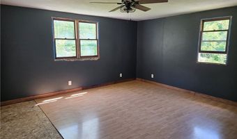 201 Ridgewood Dr, Amsterdam, OH 43903