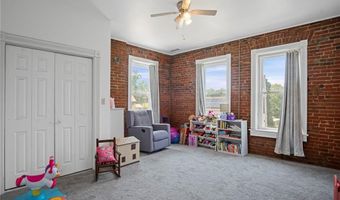 432 S 5th St, Atchison, KS 66002