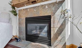 8253 Mayo Dr 201, Madison, WI 53719