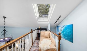 75 Pelham St C, Newport, RI 02840