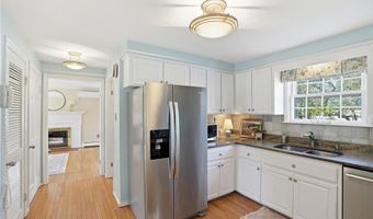 194 New Meadow Rd, Barrington, RI 02806