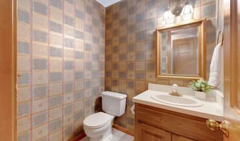 1102 Cabriolet Blvd, Auburn, IN 46706