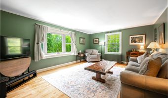 19 Junction Rd, Brookfield, CT 06804