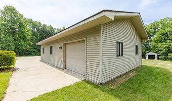 9038 Lahring Rd, Argentine, MI 48436