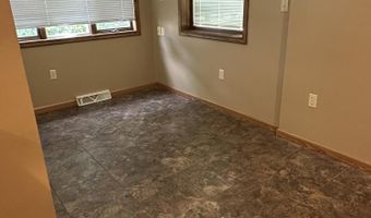 1323 N 3rd St, Aberdeen, SD 57401