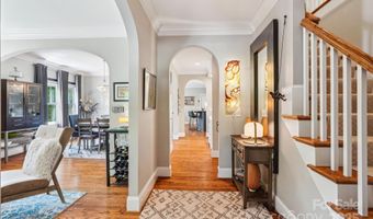 1701 Dearmon Dr, Charlotte, NC 28205