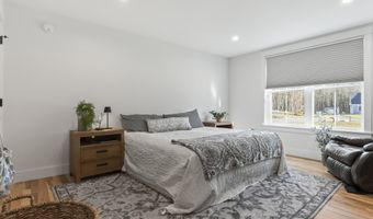 173 Tamrox Dr, Arundel, ME 04046