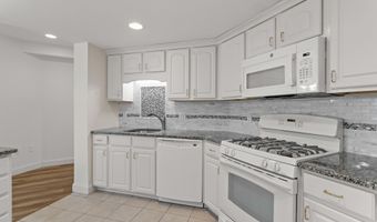 65 Hawthorne Dr 106, Bedford, NH 03110
