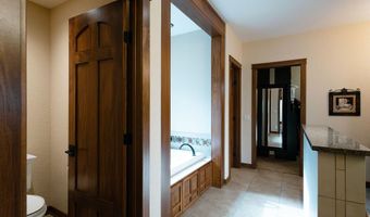 4114 Cochrane Pkwy, Ames, IA 50014