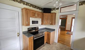 709 N Cedar St, Auburn, IN 46706