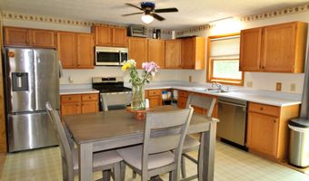50 Wood Ln, Alburgh, VT 05440