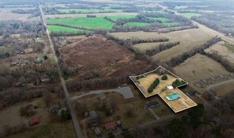 123 Walnut Hill Rd, Bells, TN 38006