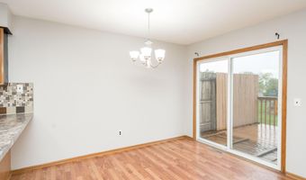 1013 10th Ave, Altoona, IA 50009