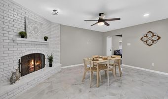 863 Woods Mill Rd, Ballwin, MO 63011