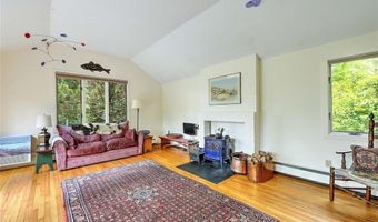 15 S Of Commons Rd, Little Compton, RI 02837