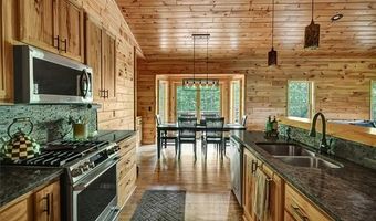 5257 Brookshire Dr, Almont, MI 48003