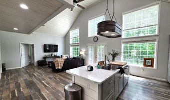 285 Tom White Rd, Big Sandy, TN 38221