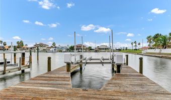 100 Dolphin Ct, Aransas Pass, TX 78336