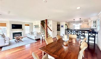 44 Tuckerman Ave, Middletown, RI 02842
