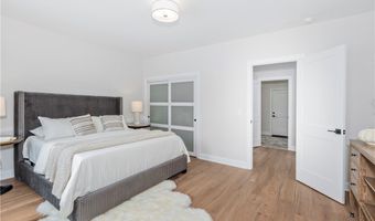 690 Club Dr W, Aurora, OH 44202
