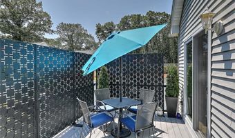 37 Lakeview Ave, Lincoln, RI 02865