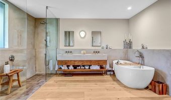 4060 Harclare Ln, Encino, CA 91436