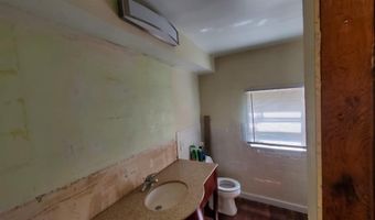 649 A St, Arapaho, OK 73620