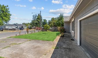 2681 D St, Springfield, OR 97477