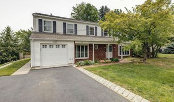 153 12th St, Belford, NJ 07718