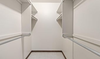 271 N McClellan St 105, Auburn, IN 46706