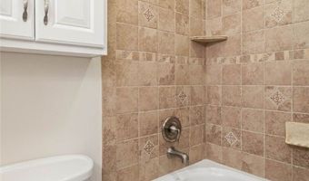 8502 WOODBINE Ln, Annandale, VA 22003