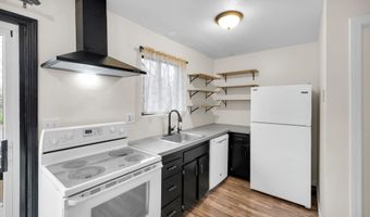 220 Blakeslee St 220, Bristol, CT 06010