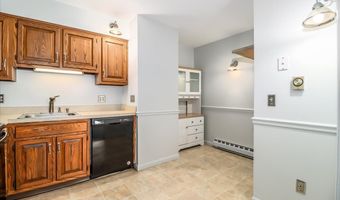 55 Mill Plain Rd 32-20, Danbury, CT 06811