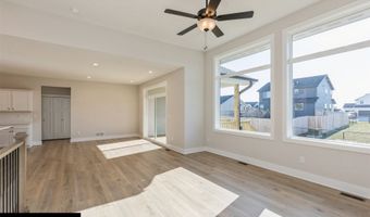 410 NE 59th St, Ankeny, IA 50021