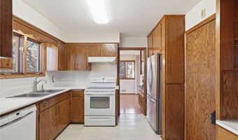 1823 Gramsie Rd, Arden Hills, MN 55112