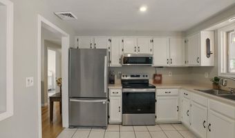 62 Palomino Ln, Bedford, NH 03110