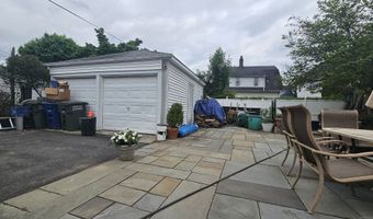 58 Waverly Pl, Bridgeport, CT 06610